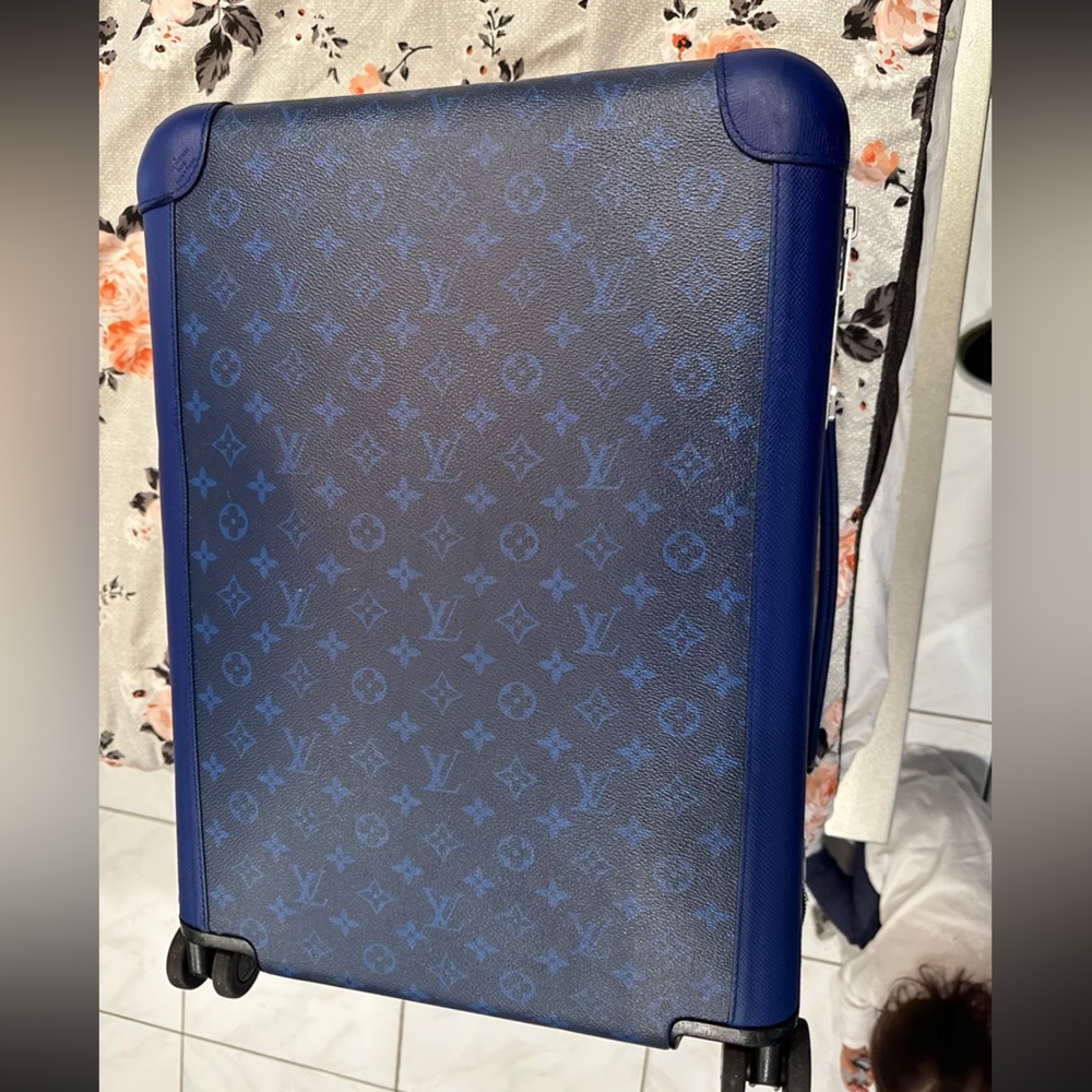 Horizon 55 Louis Vuitton luggage